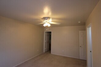 13211 S Kin Cir-Unit -Unit D in Arizona City, AZ - Building Photo - Building Photo