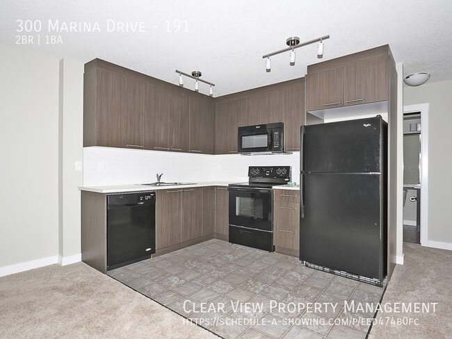 300 Marina Dr in Chestermere, AB - Building Photo - Building Photo