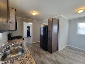 15864 Marentette Dr in Clinton Township, MI - Building Photo - Building Photo