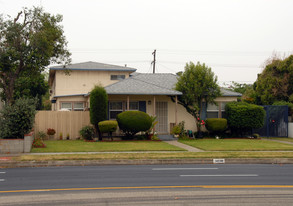 14038-14040 Roscoe Blvd Apartments