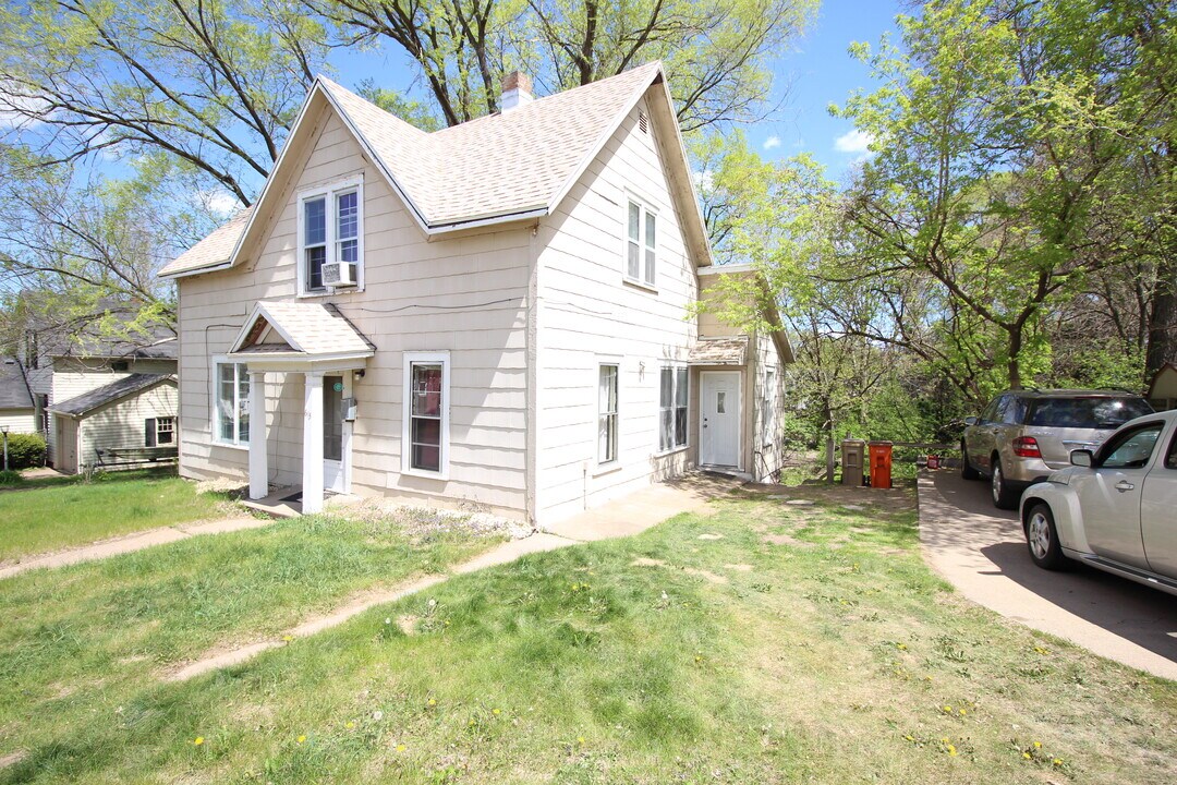 615 Talmadge St in Eau Claire, WI - Foto de edificio