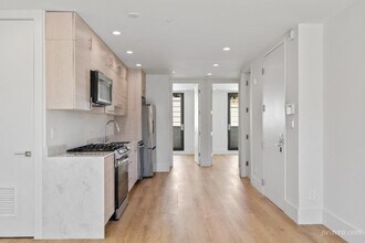 4445 18th St in San Francisco, CA - Foto de edificio - Building Photo
