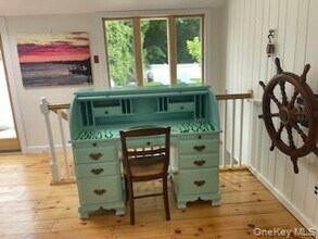 1 Castle View Ct in Westhampton, NY - Building Photo - Building Photo