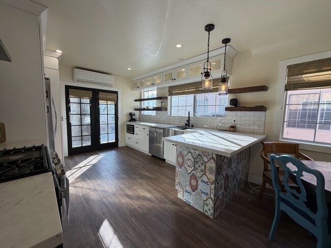 property at 2120 Laverna Ave