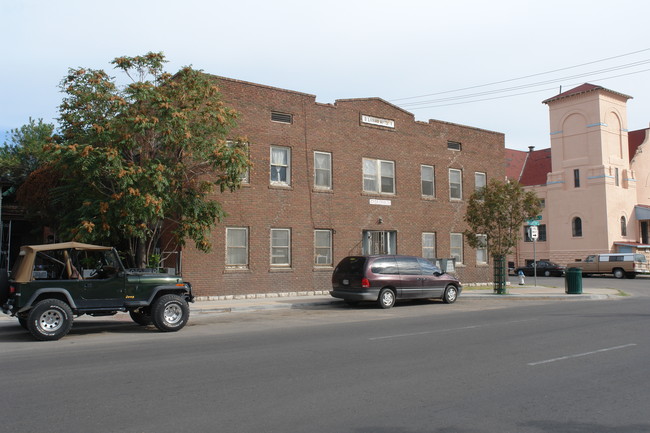 D Lamar Apartments in El Paso, TX - Foto de edificio - Building Photo