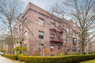 9341 222nd St in Queens Village, NY - Building Photo