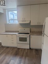 1576 Barton St E in Hamilton, ON - Building Photo