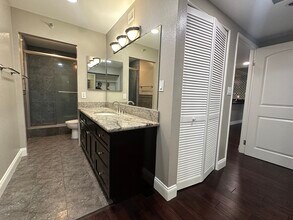 600 W 9th St, Unit 406 in Los Angeles, CA - Building Photo - Building Photo