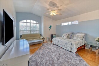 14561 Glen Cove Dr, Unit 904 in Ft. Myers, FL - Foto de edificio - Building Photo