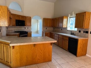 2837 Howard Dr in Redding, CA - Building Photo - Building Photo