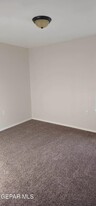 14375 High Rock Dr in El Paso, TX - Building Photo - Building Photo