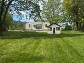 2 Clement Rd in Hudson, NH - Building Photo - Building Photo