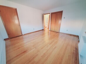 16 Harold Ave, Unit 2 in Greenwich, CT - Foto de edificio - Building Photo