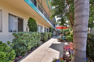 1475 Pine Ave in Long Beach, CA - Foto de edificio - Building Photo