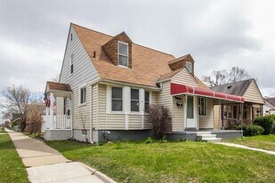 21282 Panama St in Warren, MI - Building Photo