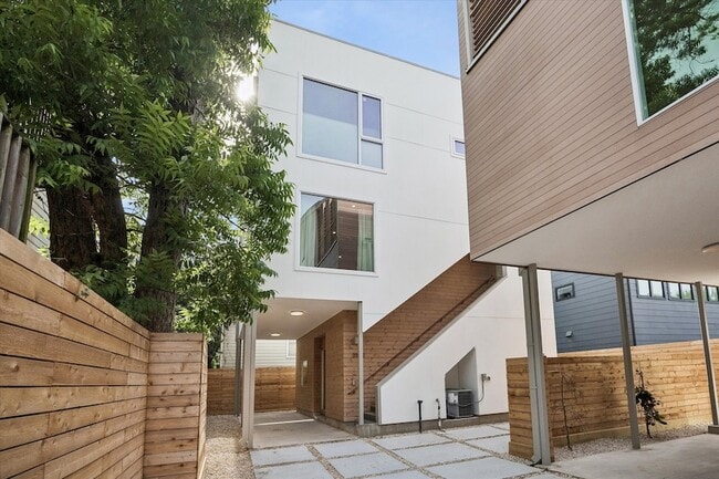 property at 3512 Mt Vernon St