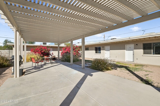 3949 E Earll Dr in Phoenix, AZ - Building Photo - Building Photo
