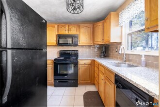 53 Hiltbrand Rd in Bristol, CT - Building Photo - Building Photo