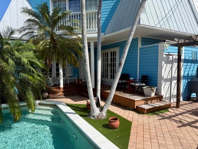 property at 3321 Harriet Ave