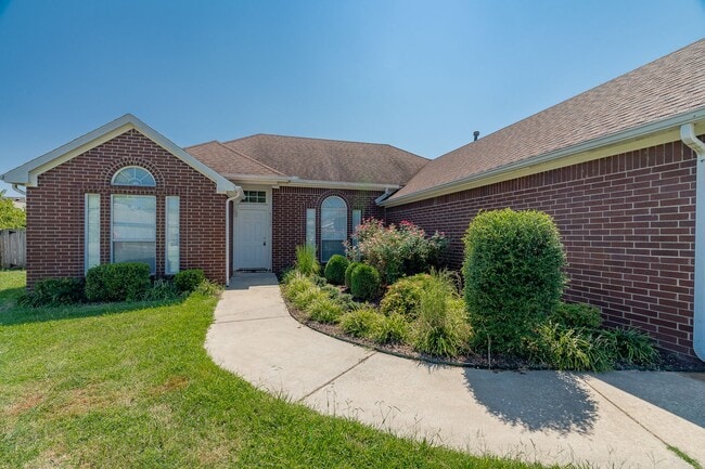 4387 W Bell Flower Dr in Fayetteville, AR - Building Photo - Building Photo