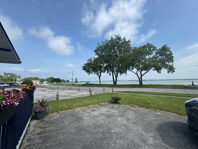 1405 W Cherokee Trail in Sandusky, OH - Building Photo - Building Photo