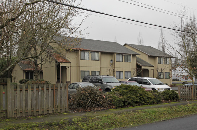 19250 SW Alexander St in Aloha, OR - Foto de edificio - Building Photo