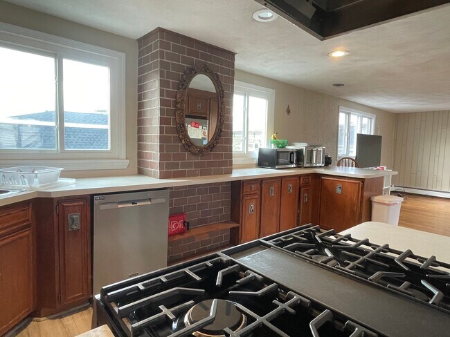 448 Cambridge St, Unit 3 in Cambridge, MA - Building Photo - Building Photo