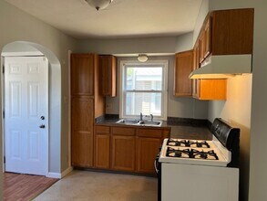 1230 Brown St in Akron, OH - Building Photo - Building Photo