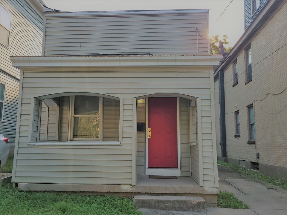 1228 Gilsey Ave in Cincinnati, OH - Building Photo