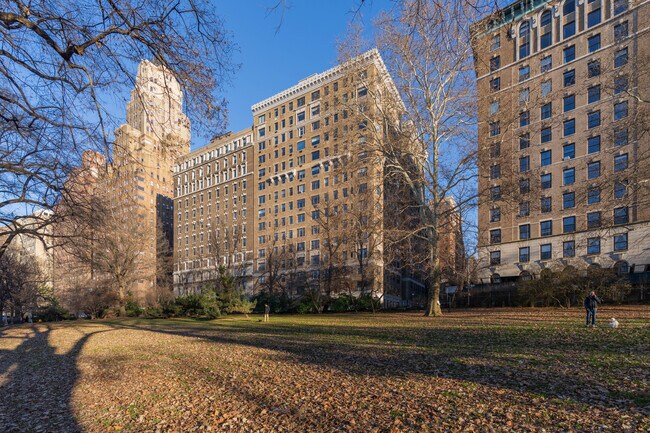 300-302 Riverside Dr in New York, NY - Foto de edificio - Building Photo