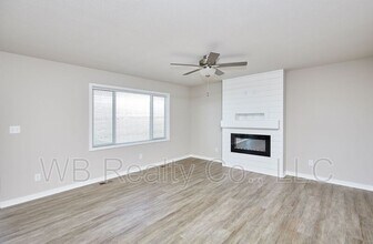 1235 Locust St in Waukee, IA - Building Photo - Building Photo