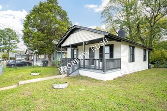 3818 Chandler Ave in Chattanooga, TN - Foto de edificio - Building Photo