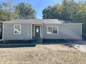 720 Ash NW in Ardmore, OK - Building Photo