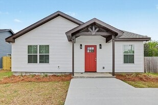 37 Haida Trail in Crawfordville, FL - Building Photo