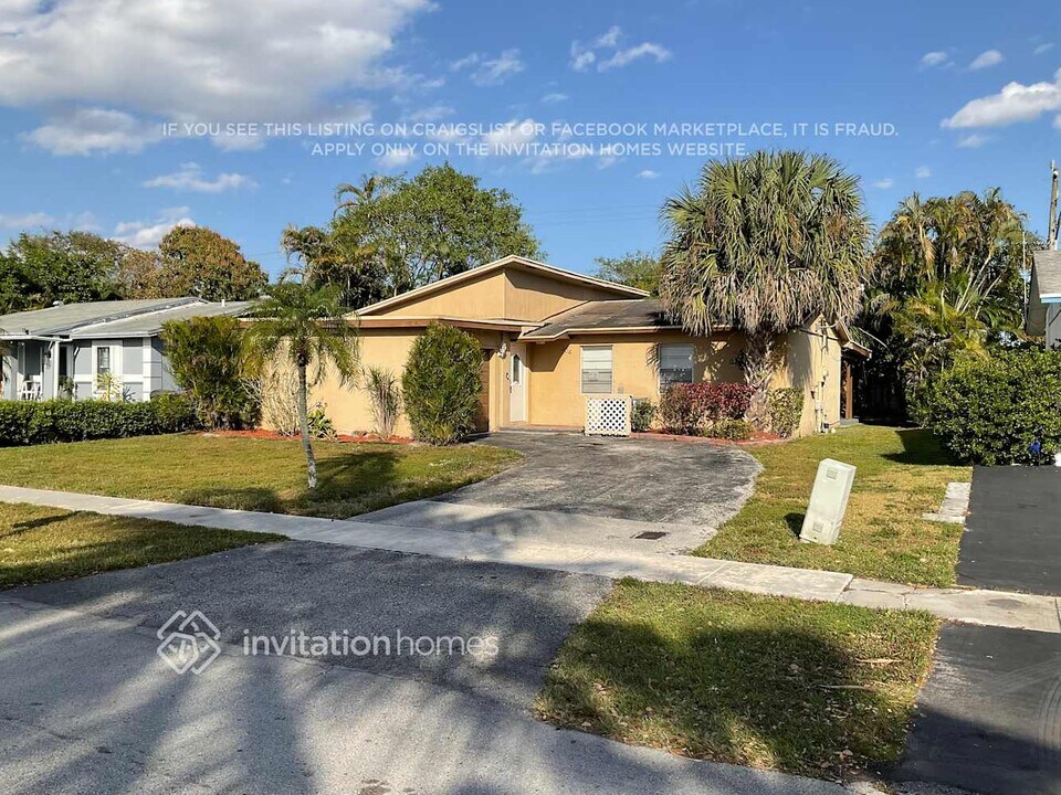 304 SW 76th Terrace in North Lauderdale, FL - Foto de edificio
