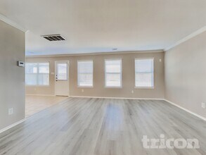 17235 Hawks Landing Dr in Hockley, TX - Foto de edificio - Building Photo