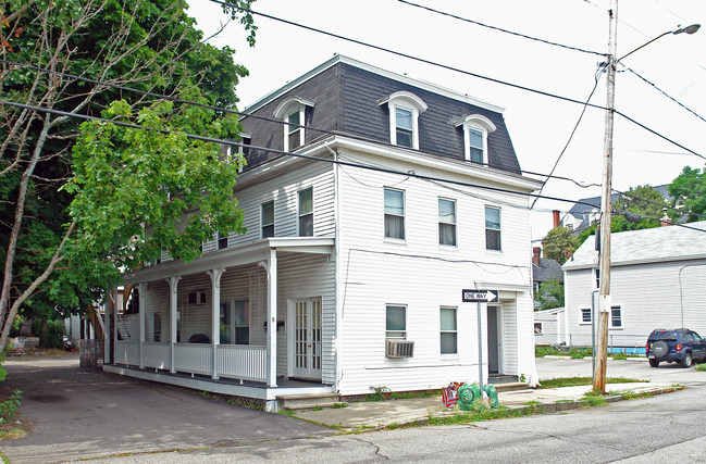 8 Chapel St in Dover, NH - Building Photo - Building Photo