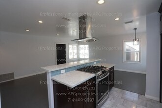 2016 W Ash Ave in Fullerton, CA - Building Photo - Building Photo