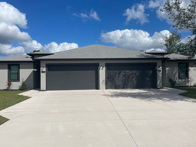 26382 Explorer Rd in Punta Gorda, FL - Foto de edificio - Building Photo
