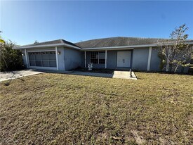 132 Dania Cir in Lehigh Acres, FL - Building Photo