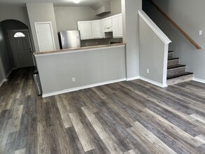 7811 Kingsbury Wood in San Antonio, TX - Building Photo - Building Photo