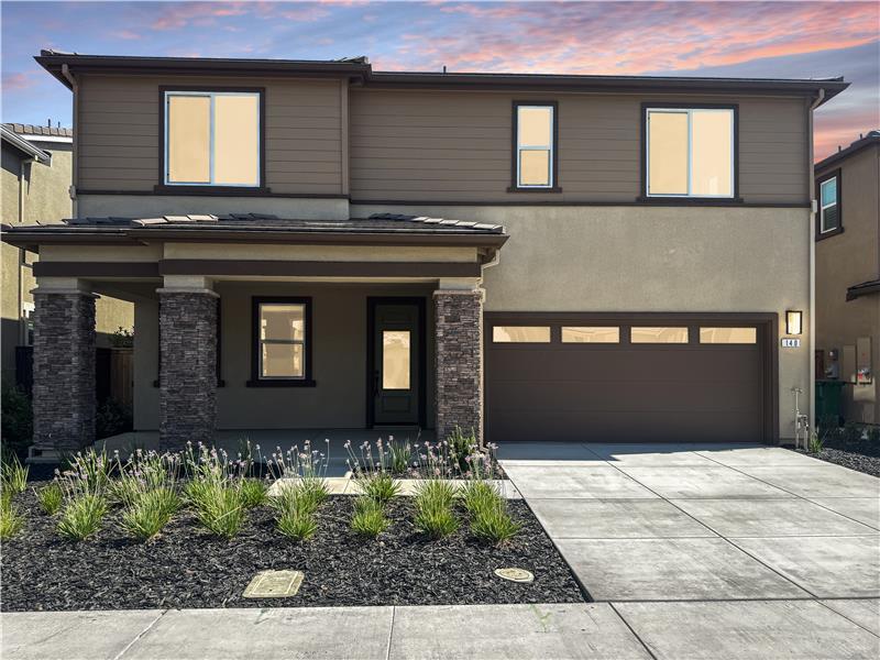 140 Labrusca Dr in Lodi, CA - Foto de edificio