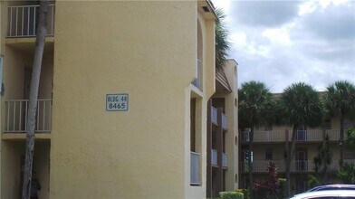 8465 Sunrise Lakes Blvd-Unit -306 in Sunrise, FL - Building Photo - Building Photo