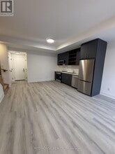 104 Everett Cmn in St Catharines, ON - Building Photo - Building Photo