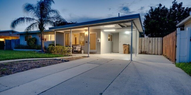 229 SE 7th Ave in Deerfield Beach, FL - Building Photo - Building Photo