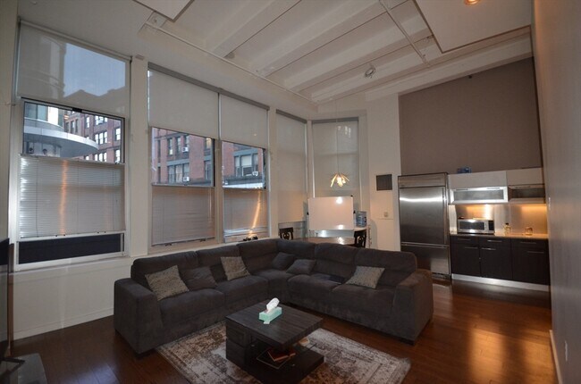 88 Kingston St, Unit 1