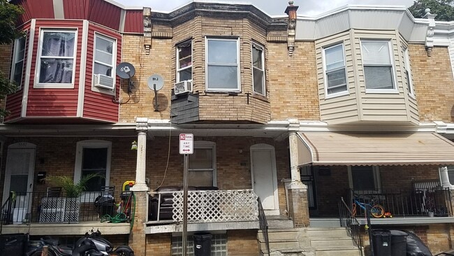 5535 Crowson St, Unit B2 in Philadelphia, PA - Building Photo - Building Photo