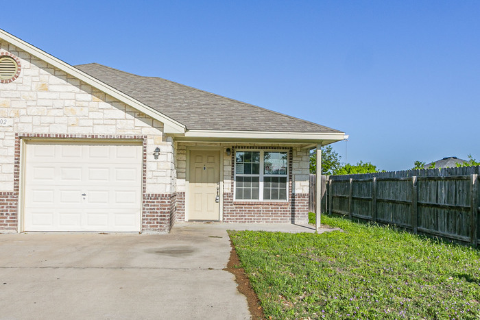 802 Carla Kay Dr in Belton, TX - Building Photo
