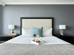 2889 McFarlane Rd in Miami, FL - Building Photo - Building Photo