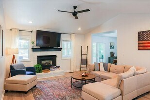 22 Penrith Dr in Bella Vista, AR - Building Photo